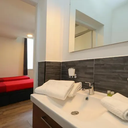 Del Centro Aparthotel *