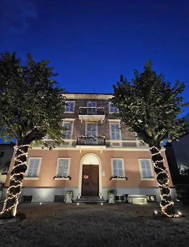 Del Centro Aparthotel 3*